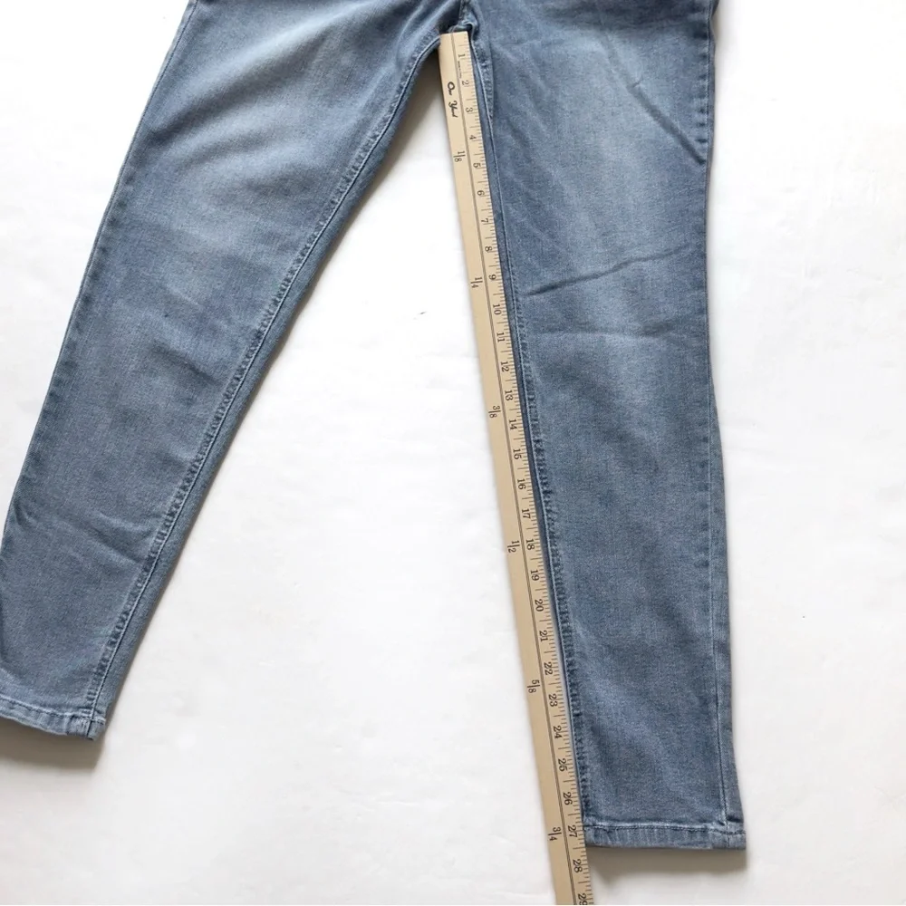 Democracy Ab Technology Skinny Jeans 8 Light Wash Mom Mid Rise Ankle Stretch